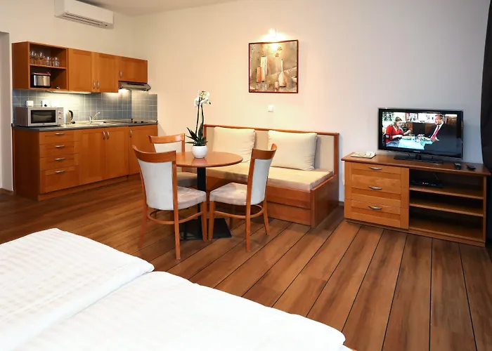 Andel Aparthotel 3*